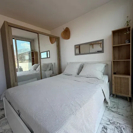 Cozy à 2 Pas De La Plage, Grande Terrasse Et Parking Roquebrune-Cap-Martin